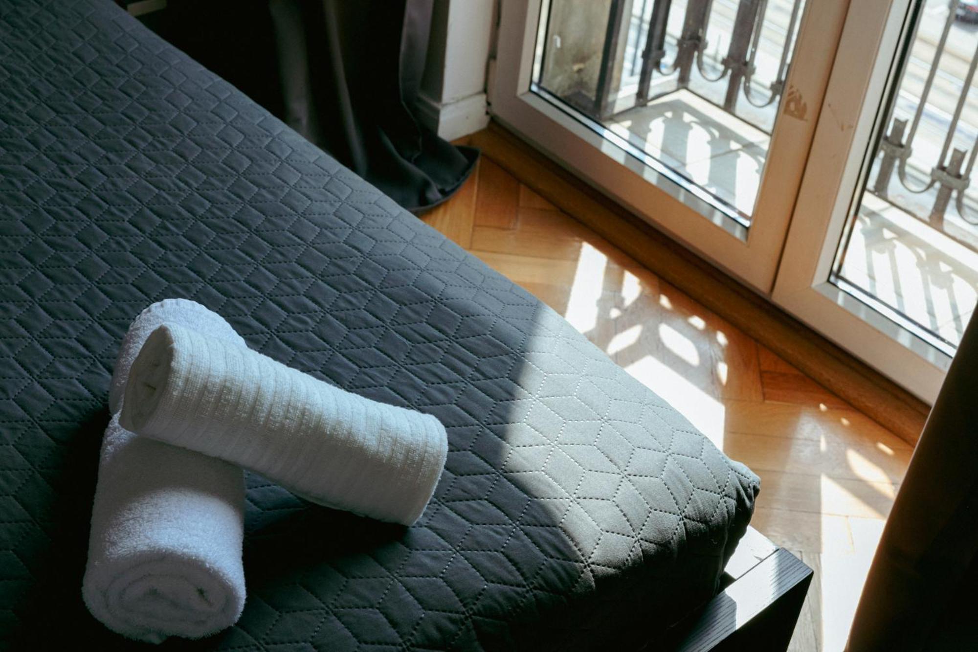 Plac Konstytucji 6 Grey - Bezplatny Garaz Podziemny - Free Parking - Apartament Dla 4 Osob Varşova Dış mekan fotoğraf