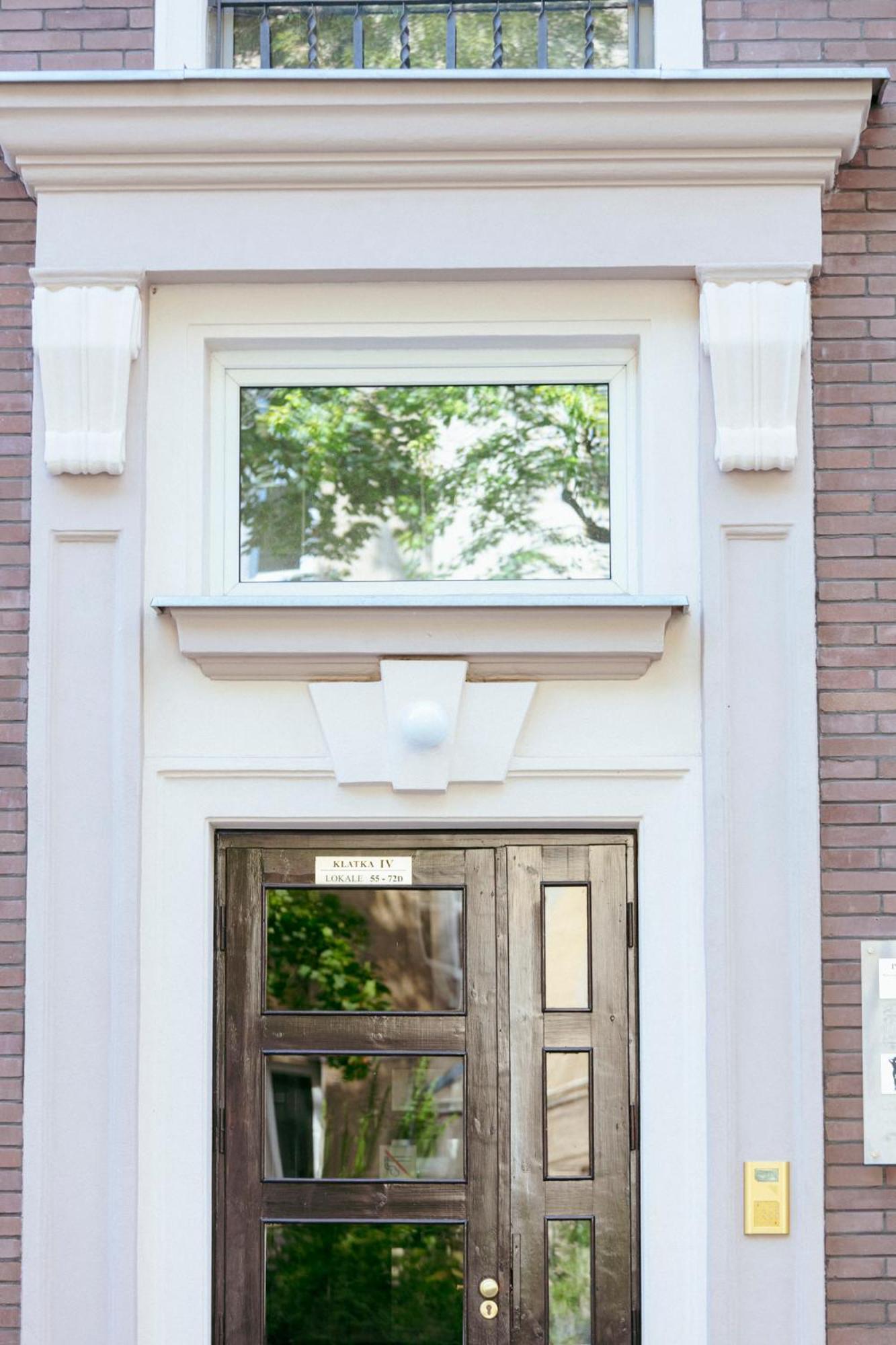 Plac Konstytucji 6 Grey - Bezplatny Garaz Podziemny - Free Parking - Apartament Dla 4 Osob Varşova Dış mekan fotoğraf