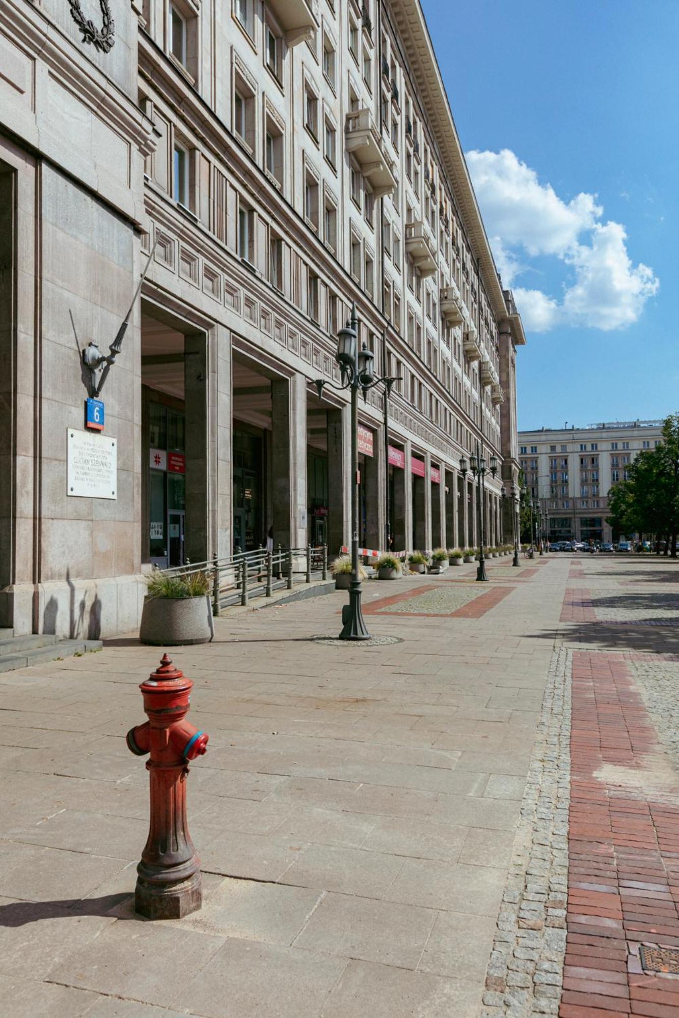 Plac Konstytucji 6 Grey - Bezplatny Garaz Podziemny - Free Parking - Apartament Dla 4 Osob Varşova Dış mekan fotoğraf
